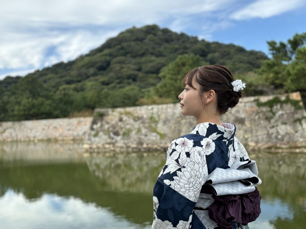 萩市の萩城跡で着物を着てポートレート写真