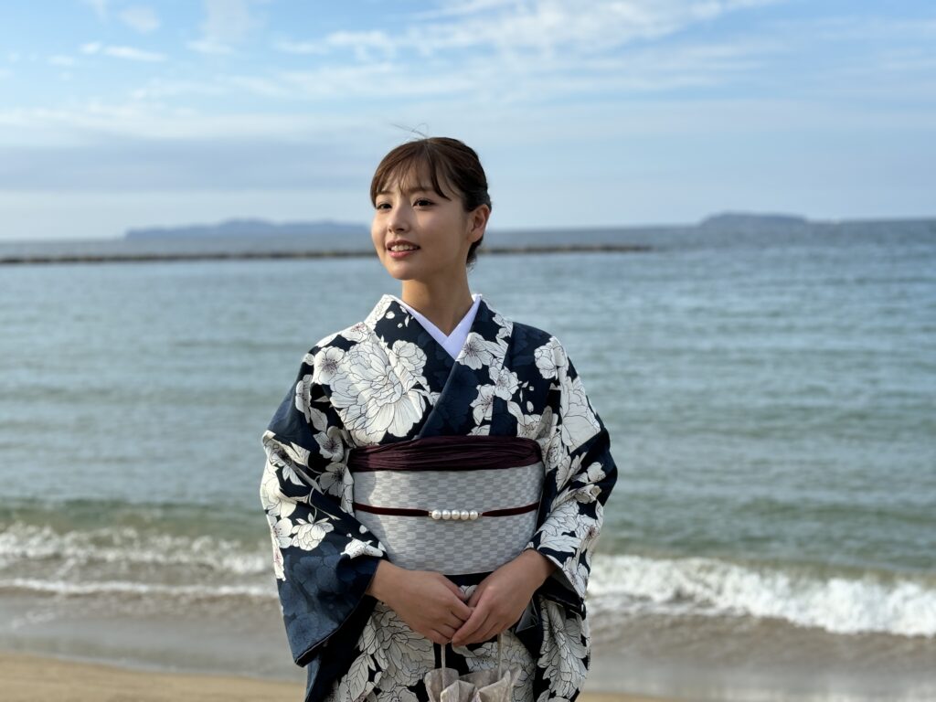 菊が浜で着物姿の撮影