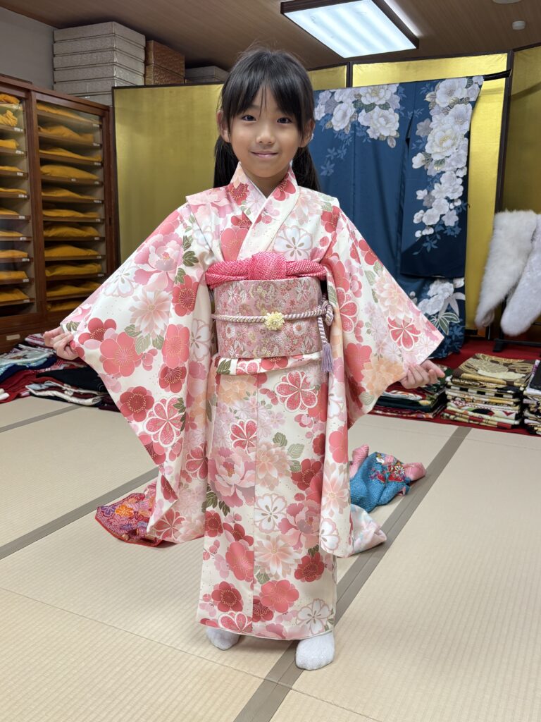 ７歳の女の子が七五三にピンクの着物をチョイス