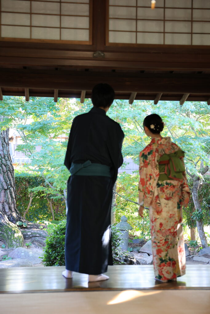 後ろ姿も素敵に写真撮影