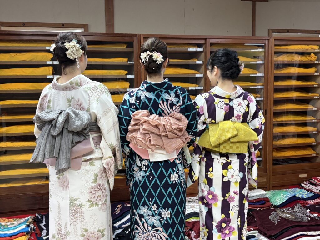 着物の後ろ姿写真
