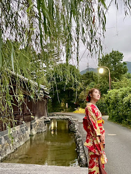 藍場川と着物姿