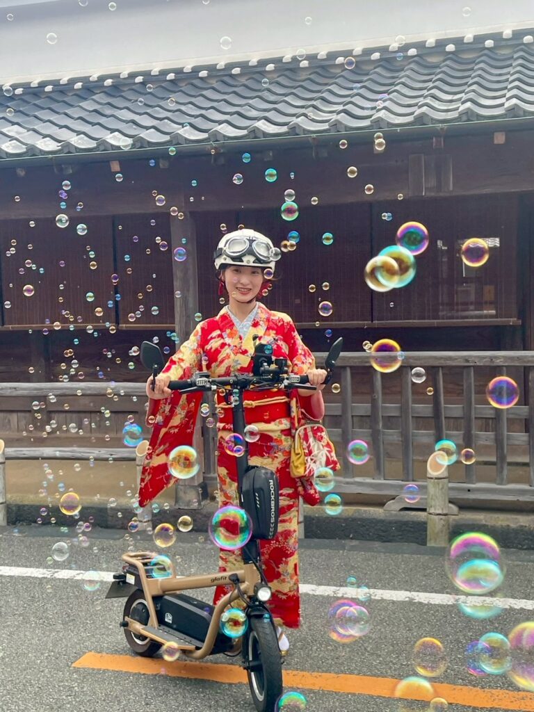 城下町で着物×電動キックボードで撮影会