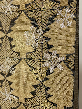 上品なクリスマスのモミの木と雪の結晶を模った袋帯