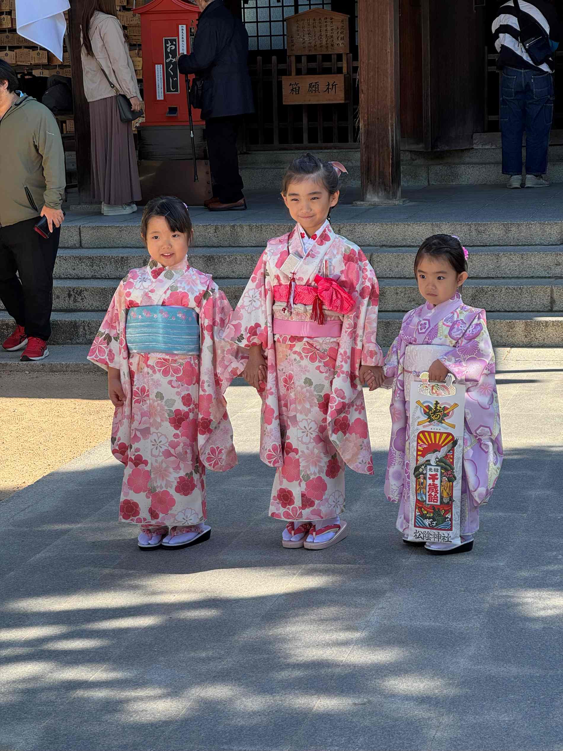 七五三を迎える女の子達