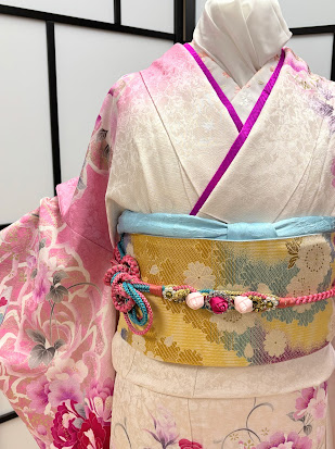 トータルコーディネートした振袖。
