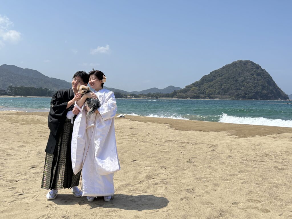 菊が浜で愛犬とブライダルフォトの撮影