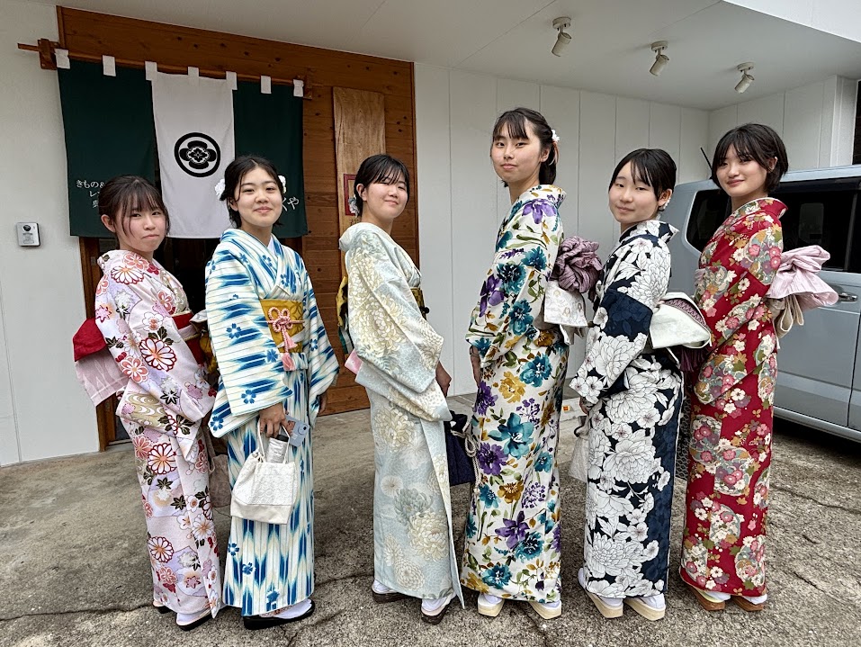 グループみんなで振り向きポーズ