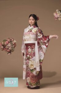 白鳥玉季がモデルになってる振袖