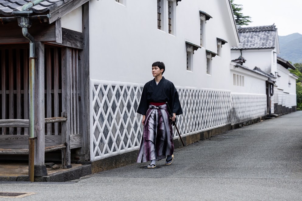 城下町を歩く志士